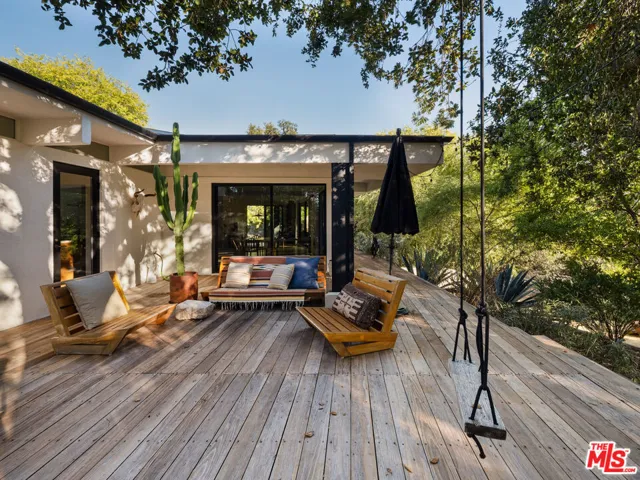 176 Jaxine Drive, Altadena, California 91001