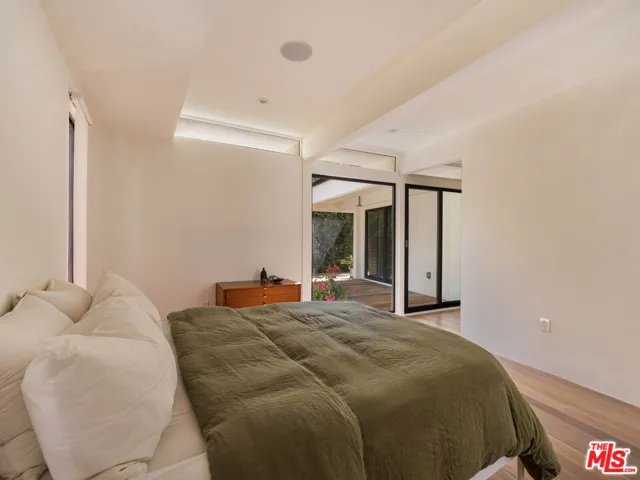 176 Jaxine Drive, Altadena, California 91001