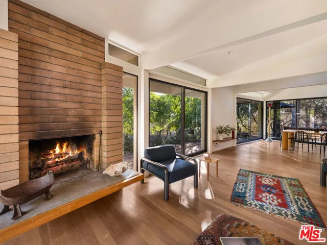 176 Jaxine Drive, Altadena, California 91001