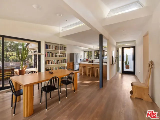 176 Jaxine Drive, Altadena, California 91001