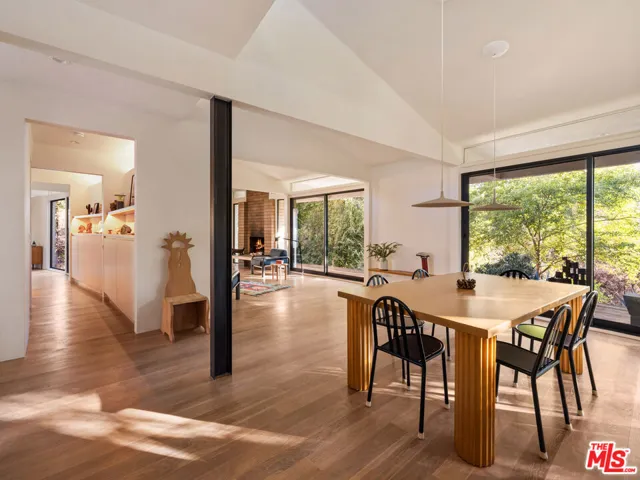 176 Jaxine Drive, Altadena, California 91001
