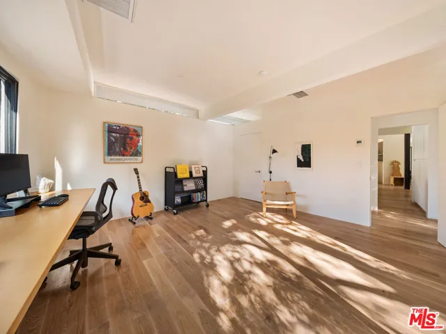 176 Jaxine Drive, Altadena, California 91001