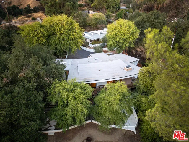 176 Jaxine Drive, Altadena, California 91001