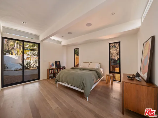 176 Jaxine Drive, Altadena, California 91001