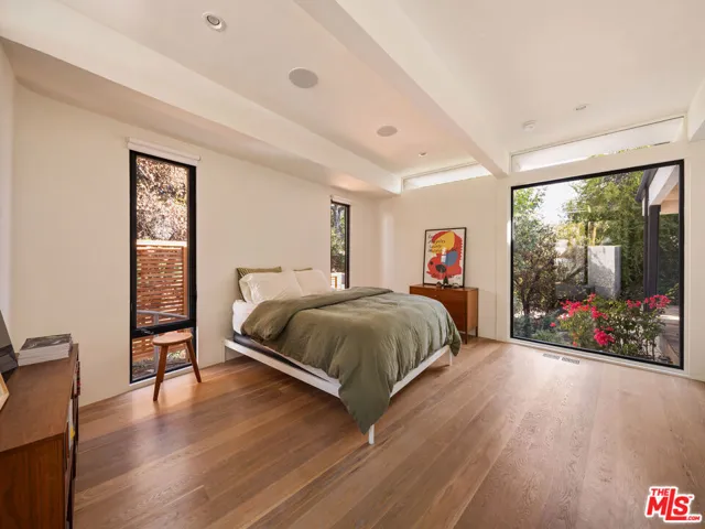 176 Jaxine Drive, Altadena, California 91001