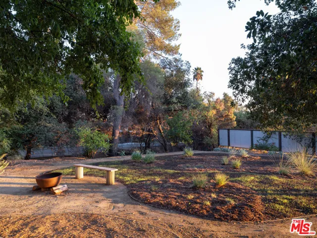 176 Jaxine Drive, Altadena, California 91001