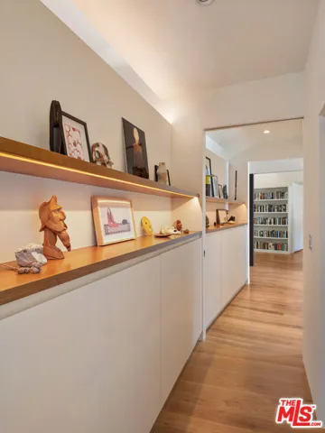 176 Jaxine Drive, Altadena, California 91001