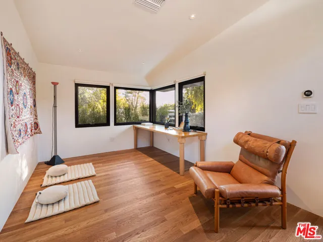 176 Jaxine Drive, Altadena, California 91001