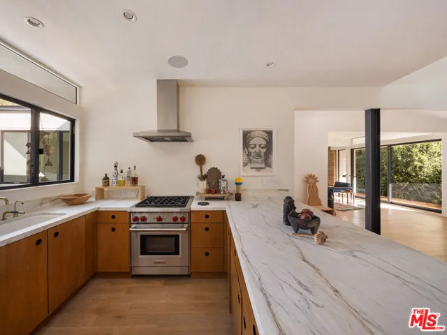 176 Jaxine Drive, Altadena, California 91001