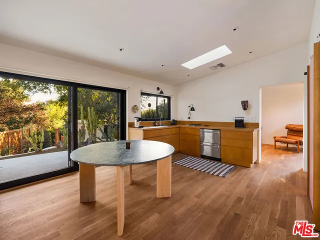 176 Jaxine Drive, Altadena, California 91001