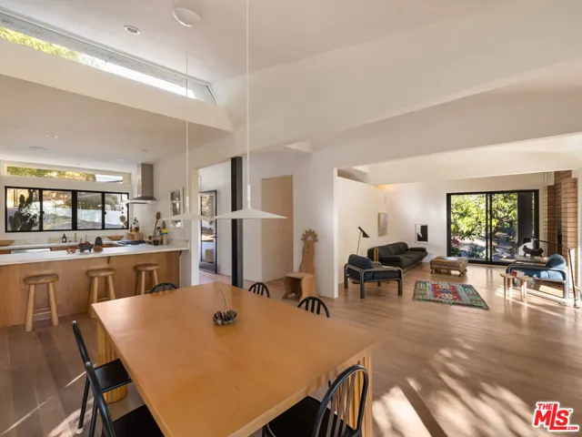 176 Jaxine Drive, Altadena, California 91001