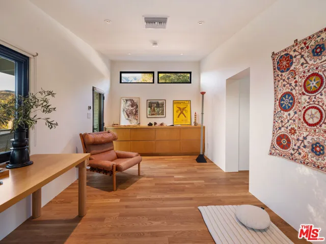 176 Jaxine Drive, Altadena, California 91001