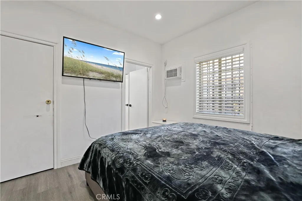 1023 W 51st, Los Angeles, California 90037 home-pic-17