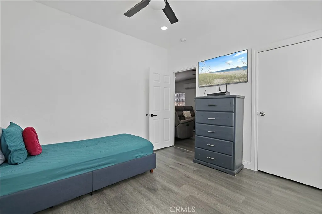 1023 W 51st, Los Angeles, California 90037 home-pic-16