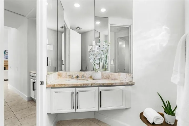 28-79370 Mission Dr W-25