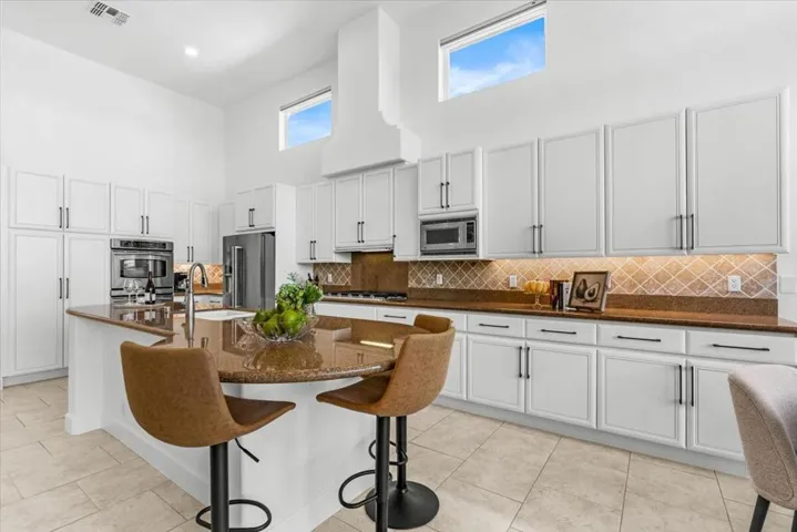17-79370 Mission Dr W-12