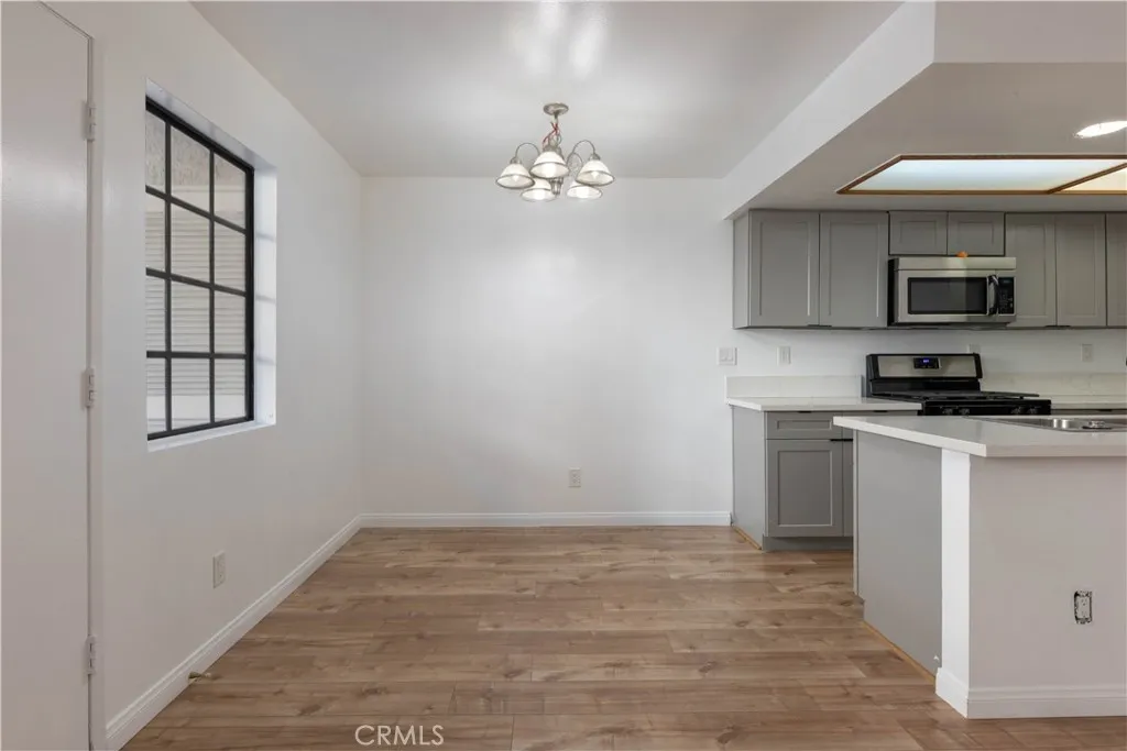 15946 Vanowen Street 103, Van Nuys, California 91406 home-pic-9