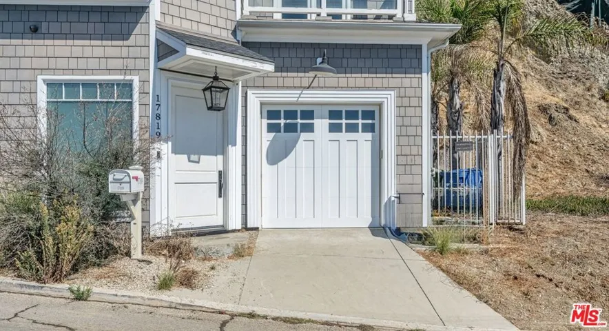 17819 Castellammare Drive, Pacific Palisades, California 90272