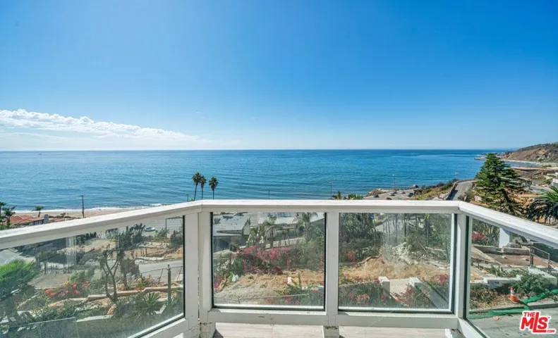 17819 Castellammare Drive, Pacific Palisades, California 90272