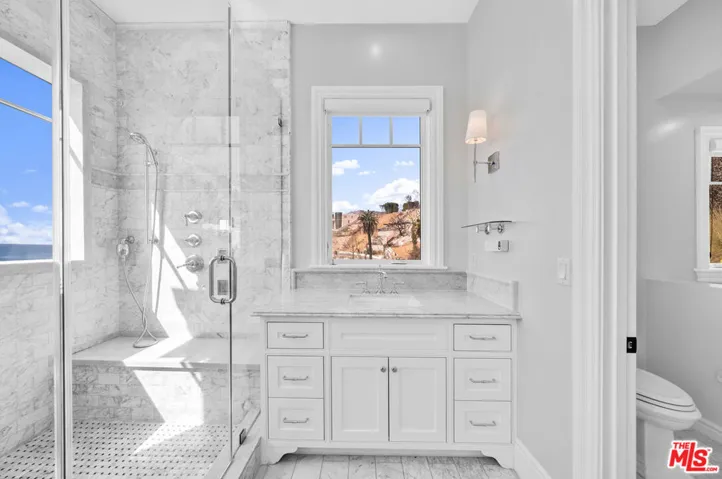 17819 Castellammare Drive, Pacific Palisades, California 90272