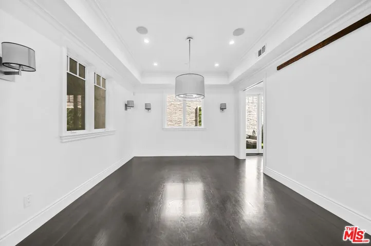 17819 Castellammare Drive, Pacific Palisades, California 90272