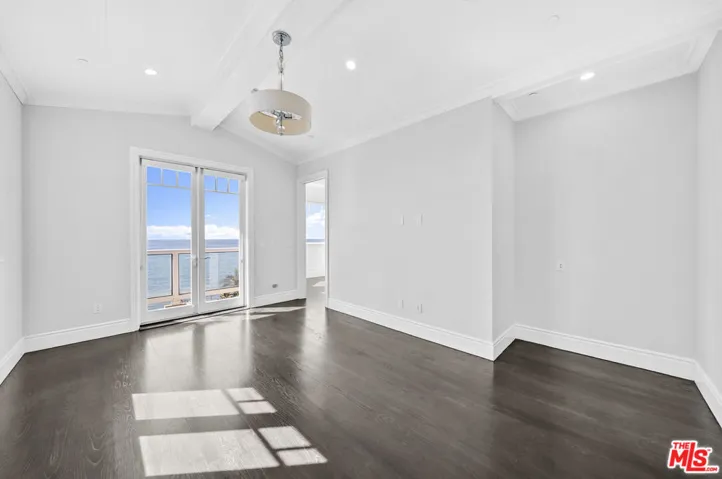 17819 Castellammare Drive, Pacific Palisades, California 90272