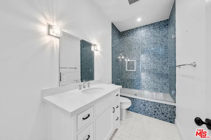 17819 Castellammare Drive, Pacific Palisades, California 90272