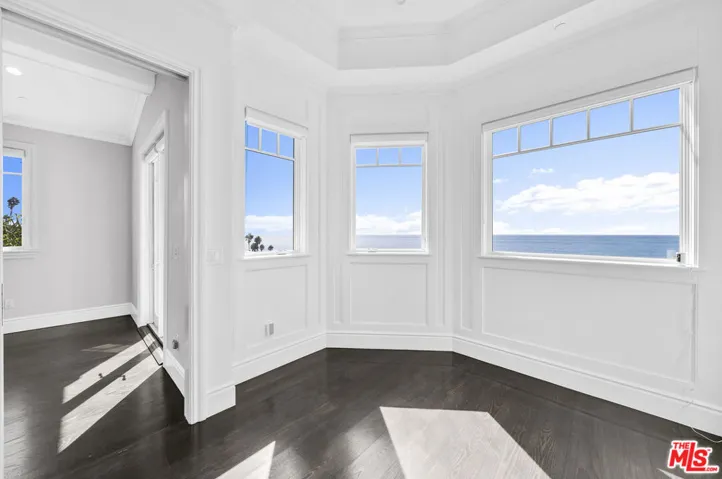 17819 Castellammare Drive, Pacific Palisades, California 90272