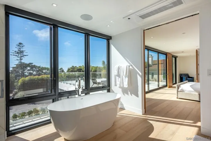 Primary Bath/Spa