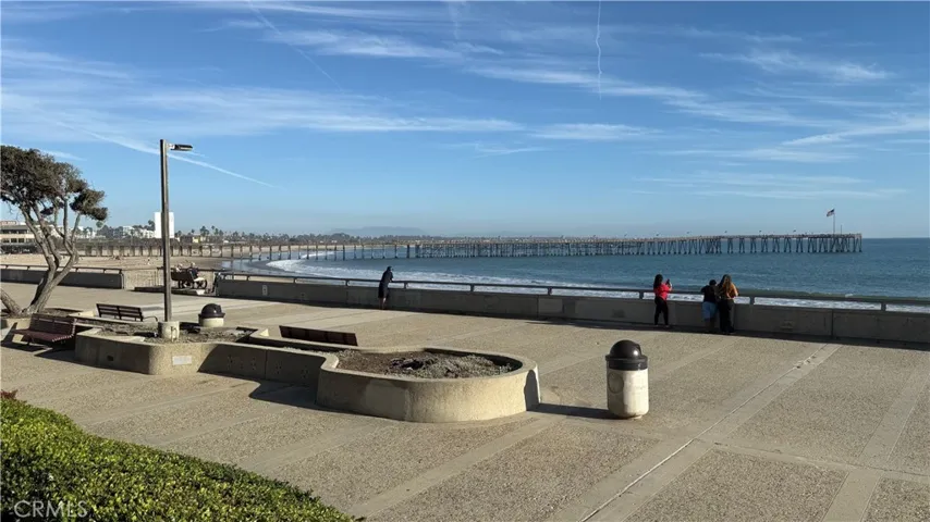 .4 miles to the pier and restaurants.