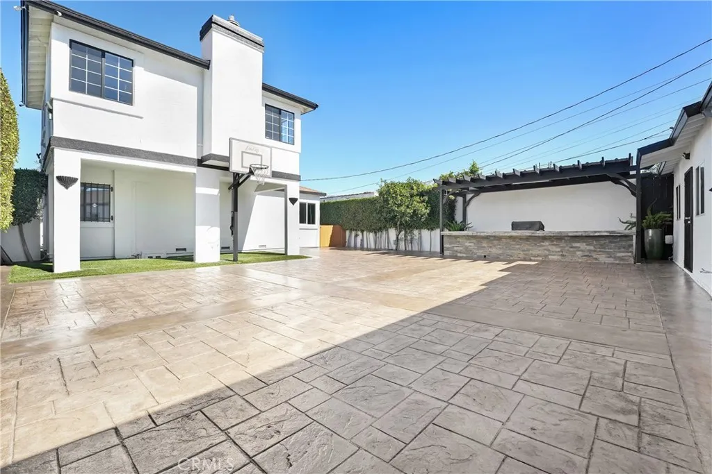 402 E 94th, Los Angeles, California 90003 home-pic-13