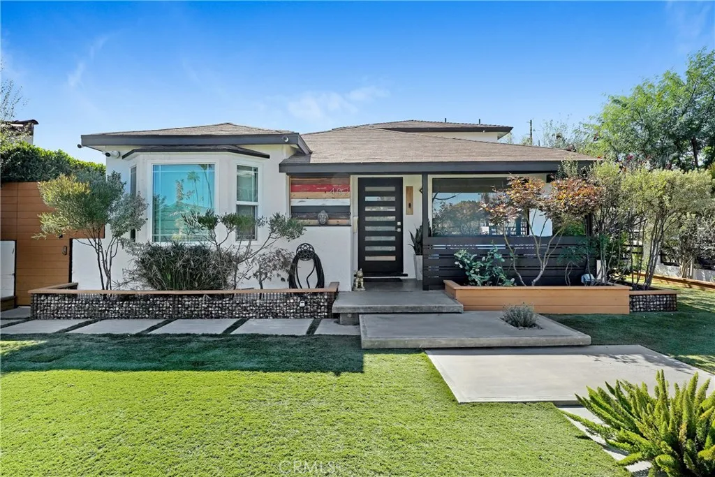 402 E 94th, Los Angeles, California 90003 home-pic-0