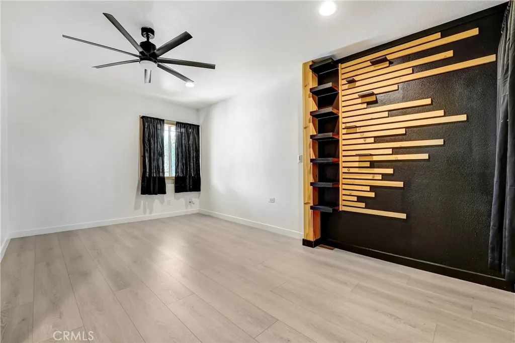 402 E 94th, Los Angeles, California 90003 home-pic-8