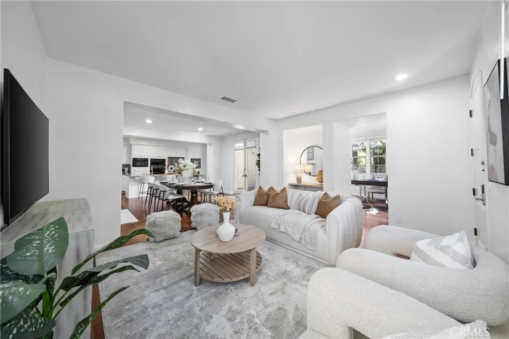 26 Twin Gables, Irvine, California 92620 home-pic-4