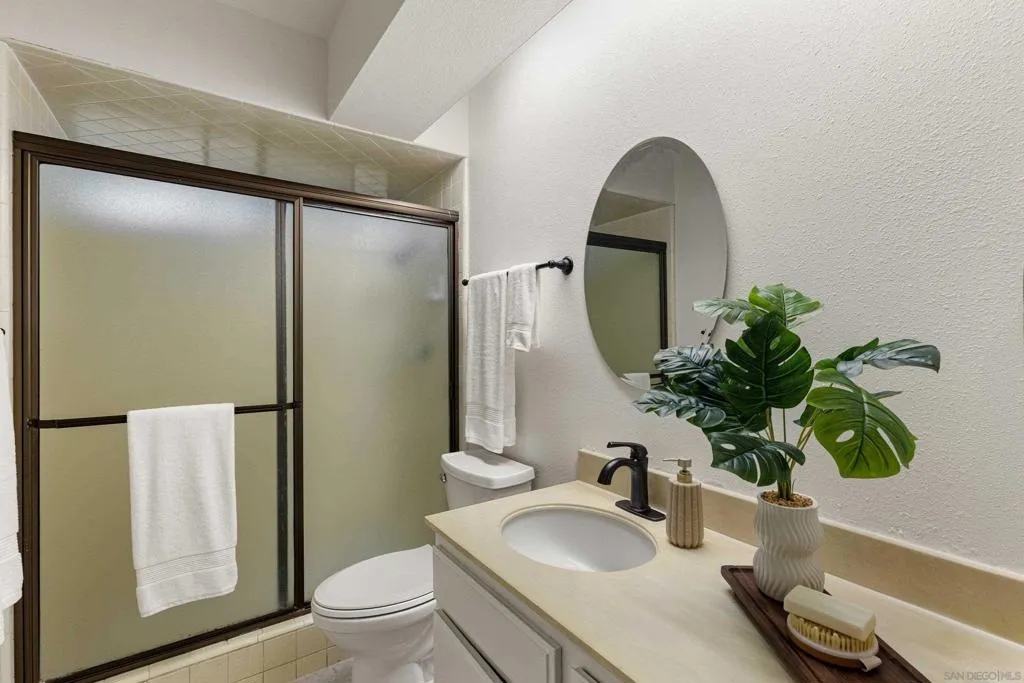 , La Jolla, California 92037 home-pic-47
