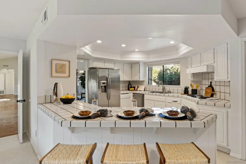 , La Jolla, California 92037 home-pic-38