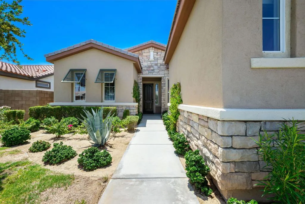 81463 Joshua Tree Court, La Quinta, California 92253 home-pic-1