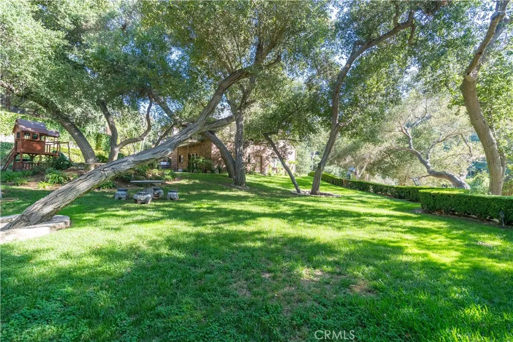 375 Berkshire Avenue, La Canada Flintridge, California 91011 home-pic-67