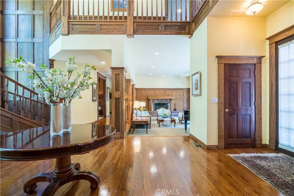 375 Berkshire Avenue, La Canada Flintridge, California 91011 home-pic-10