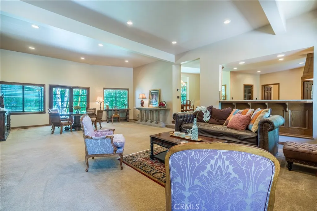 375 Berkshire Avenue, La Canada Flintridge, California 91011 home-pic-26