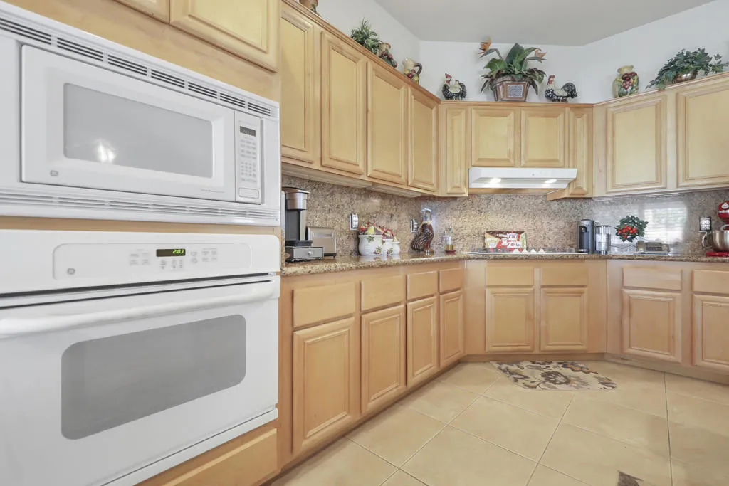 80628 Virginia Avenue, Indio, California 92201 home-pic-12