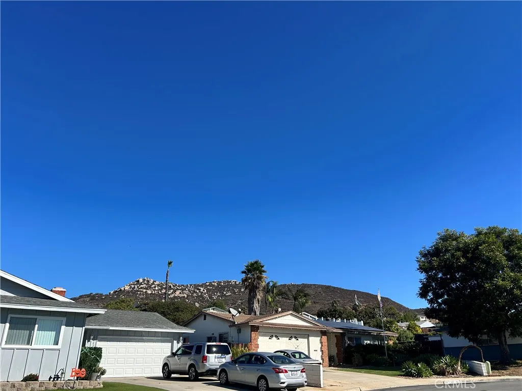 10443 Nate Way, Santee, California 92071 home-pic-26