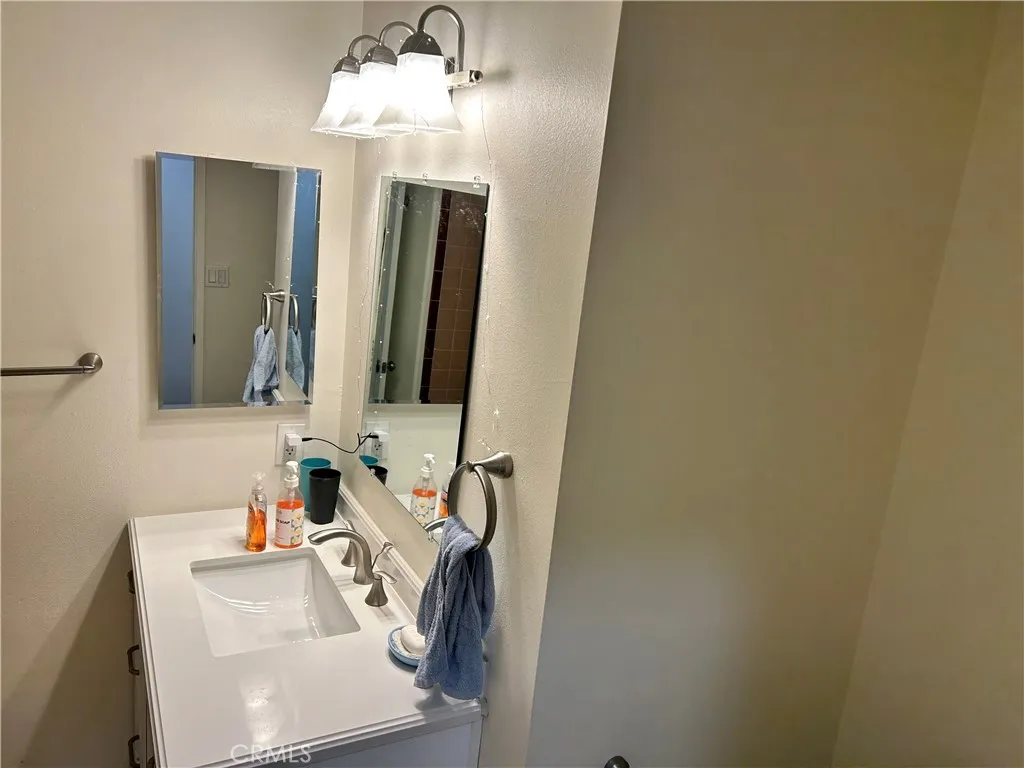 10443 Nate Way, Santee, California 92071 home-pic-14