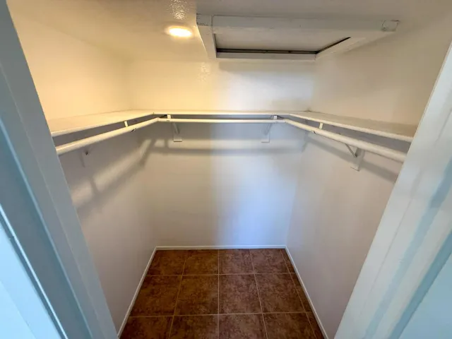 Amherst Master Closet