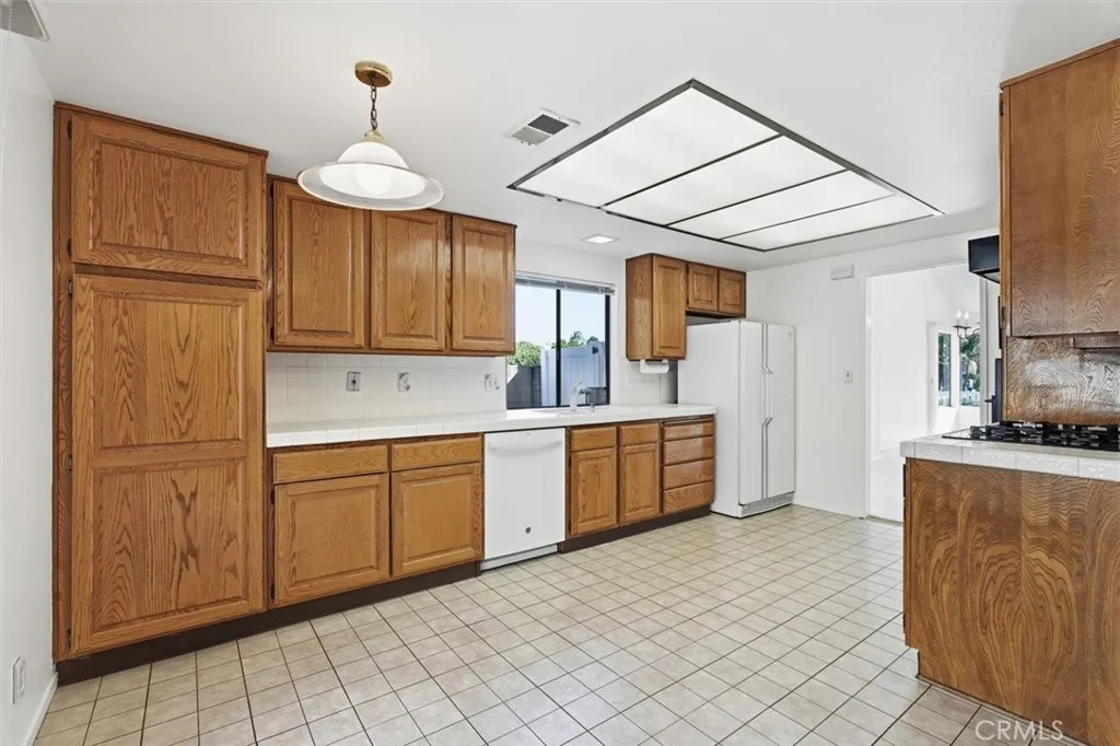 2709 Orange Avenue, Torrance, California 90501 home-pic-13