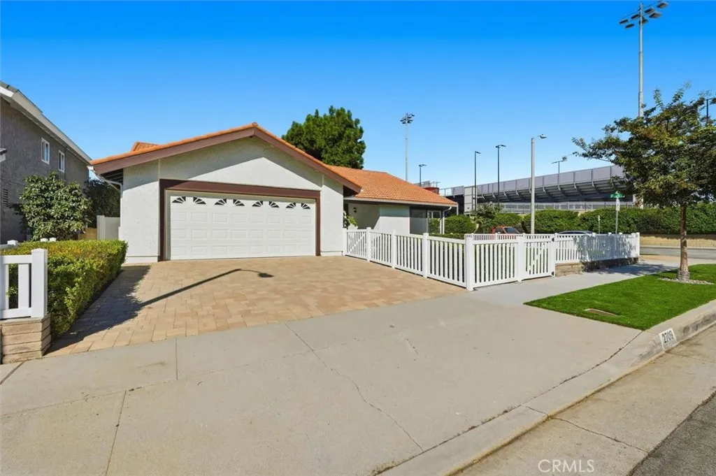 2709 Orange Avenue, Torrance, California 90501 home-pic-7