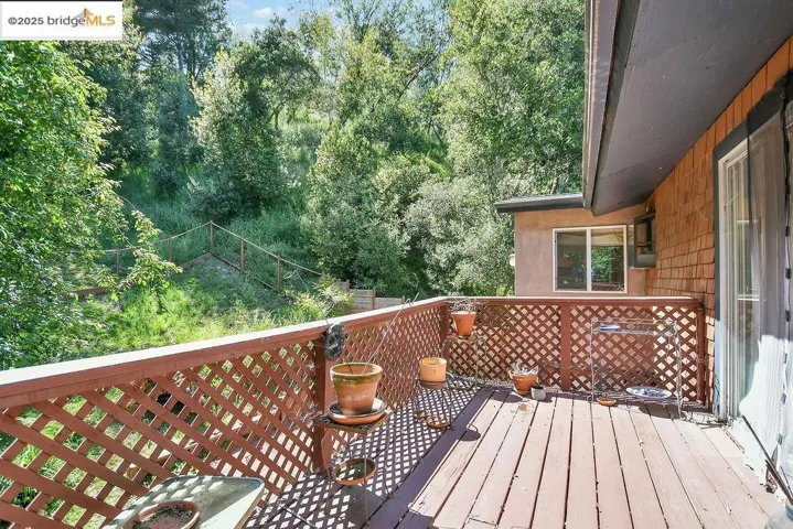 7141 Homewood Dr, Oakland, California 94611