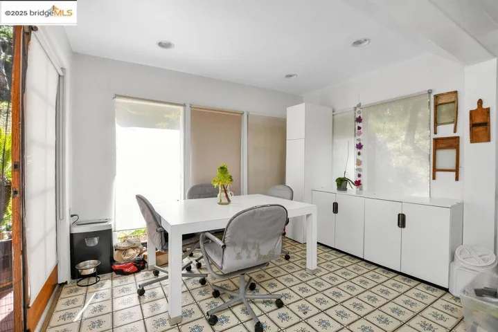 7141 Homewood Dr, Oakland, California 94611