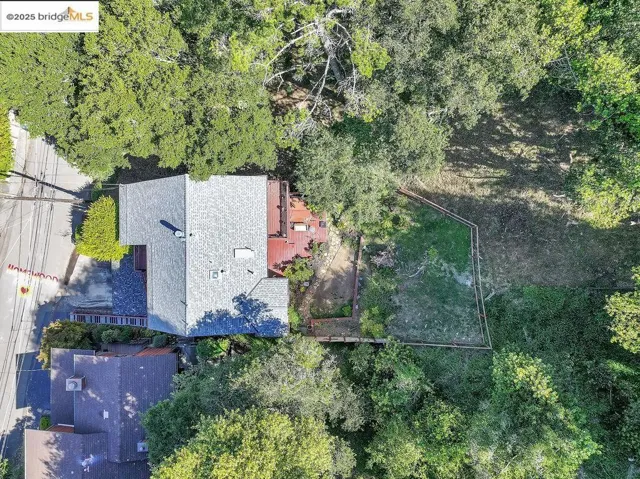 7141 Homewood Dr, Oakland, California 94611
