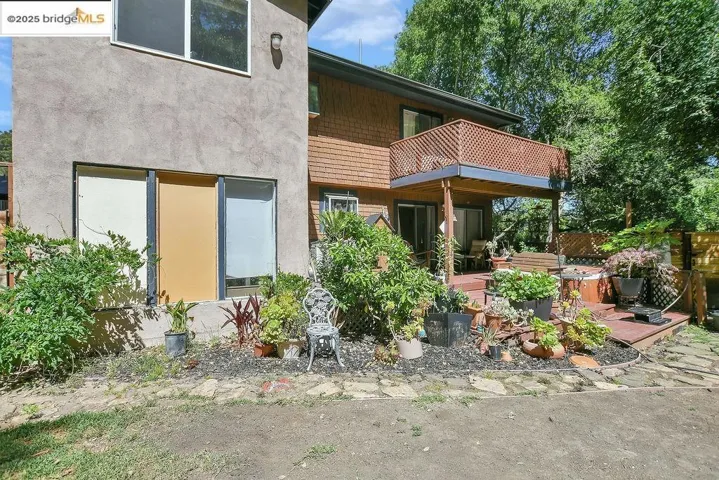 7141 Homewood Dr, Oakland, California 94611